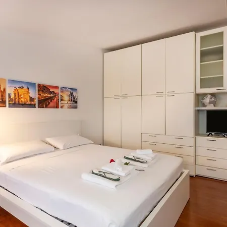 Apartamento Ferrucci, 6 - Monolocale Al Settimo Cielo Milán Exterior foto